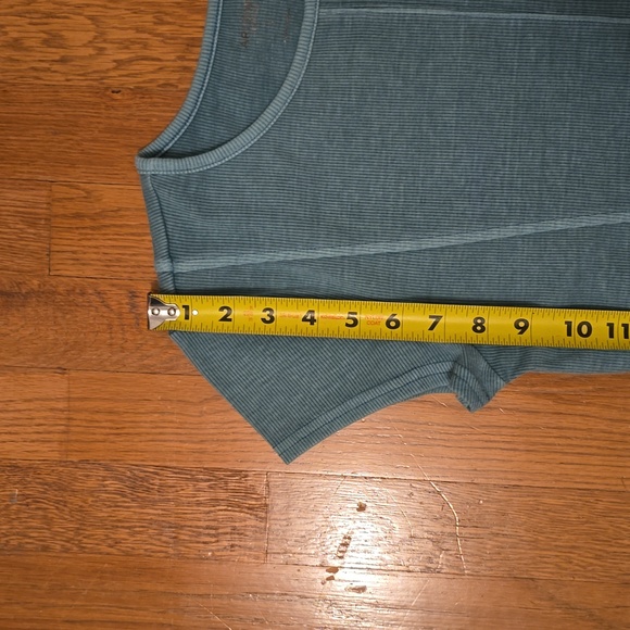 ARIZONA JEAN CO WOMEN'S JUNIORS SIZE GREEN RIBBED CROP TOP SIZE LARGE - Picture 8 of 10